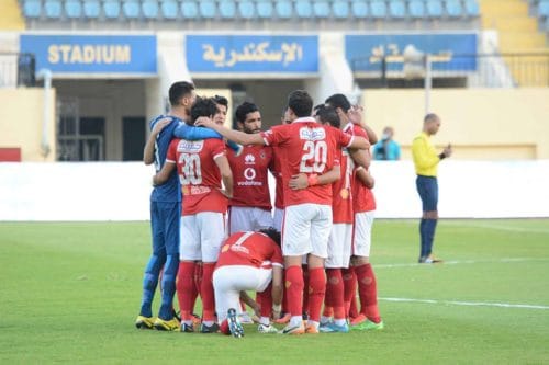 النادي الأهلي يفجر مفاجأة عن عودة عماد متعب ومصير البدري