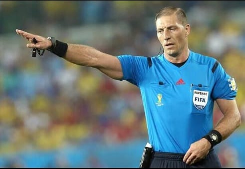 منافسو مصر .. الأرجنتيني نيستور بيتانا حكما لمواجهة الإفتتاح بين السعودية وروسيا