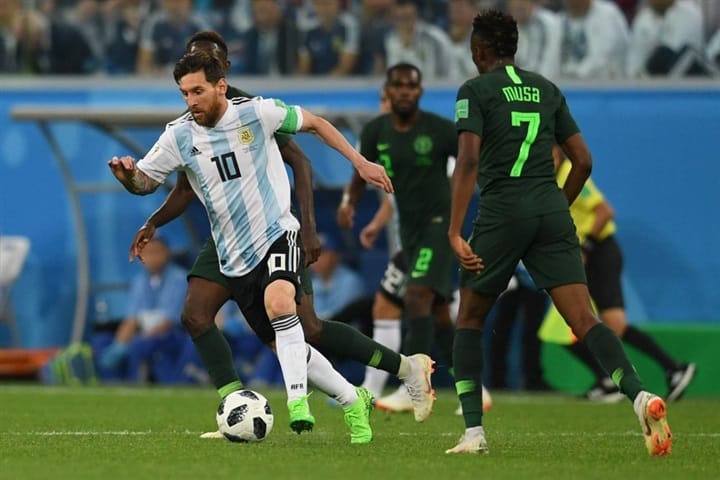 الأرجنتين تباغت نيجيريا بهدف متأخر وتتأهل لدورالـ16 بالمونديال