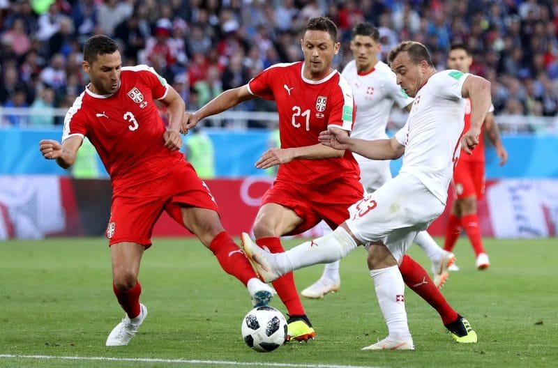 شاكيري يقود المنتخب السويسري لإنتزاع فوزاً قاتلا من صربيا فى الدقيقة الآخيرة