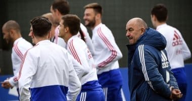 أنها النشادر .. طبيب منتخب روسيا ينفى تعاطى اللاعبون للمنشطات ويكشف السر!
