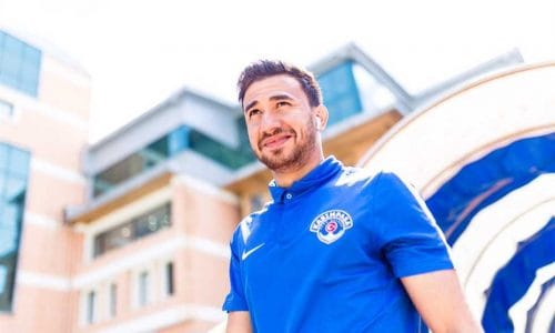 تريزيجيه يقترب من الدوري الألماني عبر بوابة شتوتجارت