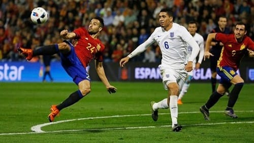إنريكي يبدأ عهدة مع المنتخب الإسباني بمواجهة المنتخب الإنجليزي