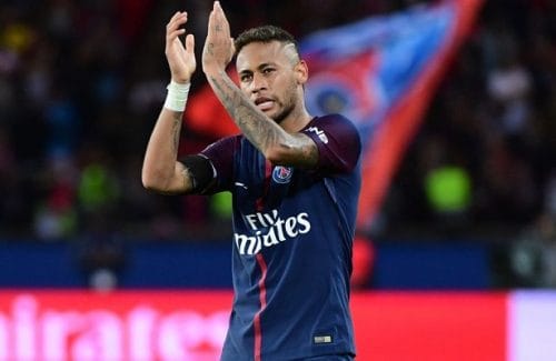 نيمار قائداً لمنتخب البرازيل رسمياً..ويتوسل باكيا للاعبي برشلونة للعودة