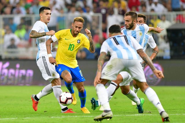 البرازيل تخطف الفوز من الارجنتين في الوقت القاتل وتتوج بطلا للـ “سوبر كلاسيكو”