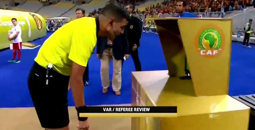 الأهلي نيوز : مدرب الترجي يهاجم الأهلي ويفتح النار على الحكم ويؤكد : قادرون على التتويج باللقب