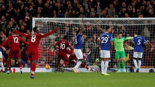 ليفربول محمدصلاح يخطف فوزا في الوقت القاتل أمام إيفرتون وكلوب يجن جنونه