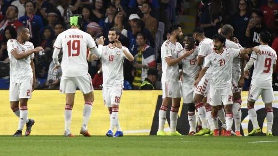 كأس آسيا..الإمارات تتعادل مع تايلاند وتحسم الصدارة وهدف قاتل يقود البحرين للتأهل