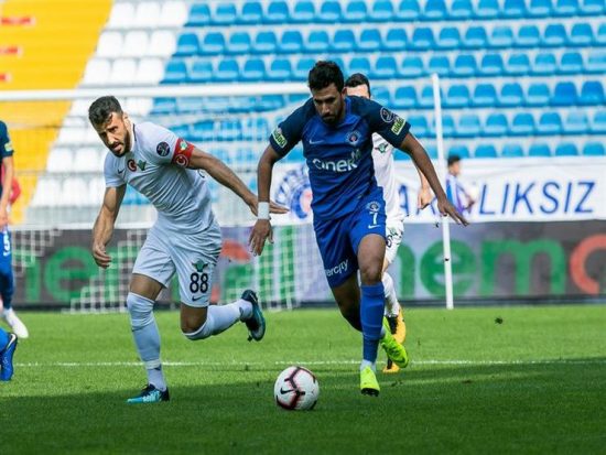 تريزيجيه يسجل ويحقق 3 أرقام مميزة فى سقوط قاسم باشا أمام جالطة سراي