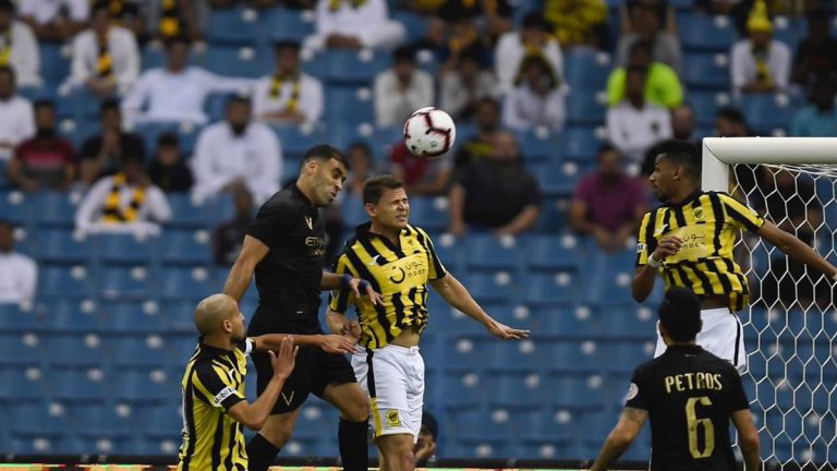 الاتحاد يكتسح النصر ويهدي غريمة الهلال الإقتراب من لقب الدوري السعودي
