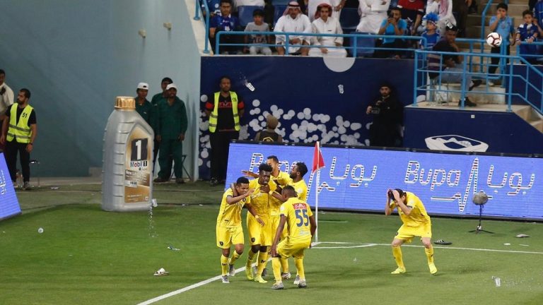 التعاون يروض الهلال مجددا ويمنح صدارة ترتيب الدوري السعودي للنصر