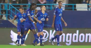 الهلال يحلق بصدارة الدوري السعودي مؤقتًا بفوز صعب على الأهلي