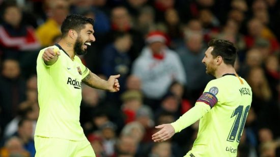 برشلونة يضرب مان يونايتد في عقر داره ويقترب من نصف نهائي دوري أبطال أوروبا