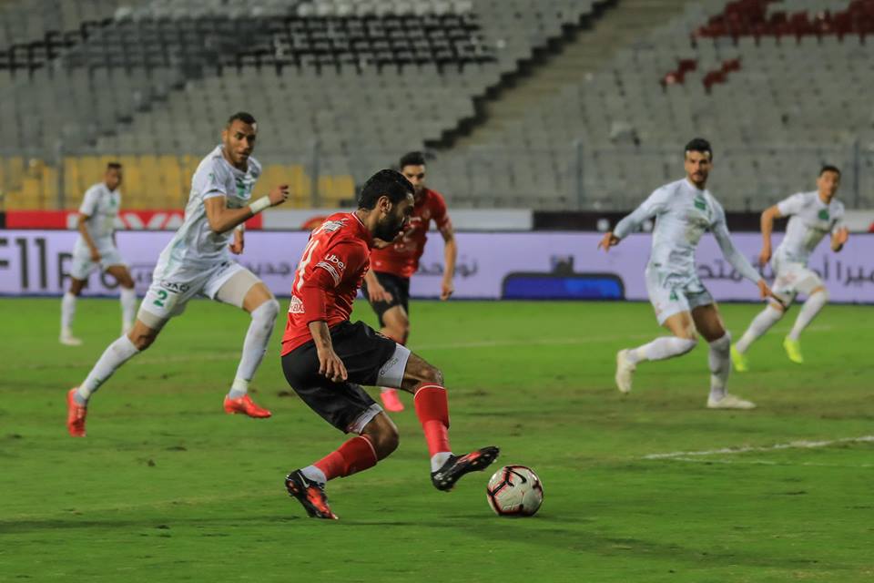 أخبار الأهلي : سر تواجد حسين الشحات في الإمارات .. وعبدالعال يسخر من مروان