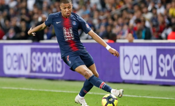 مبابي يستمر في مطاردة ميسي..ويعلن موقفه من أخبار انتقاله لريال مدريد