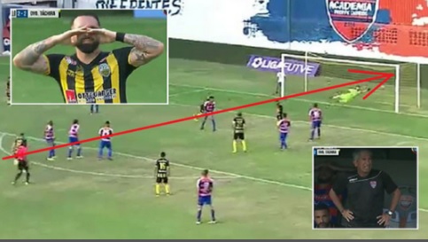 عقوق الملاعب ..لاعب يدخل في نوبة بكاء بعد أرسال فريق الخصم الذي يدربه والدة للهبوط