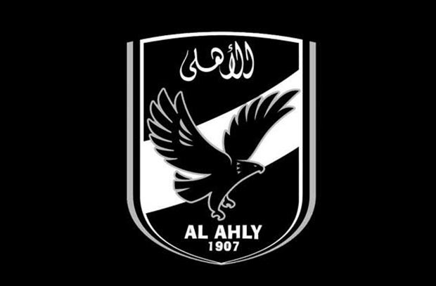 الأهلي اليوم : البقاء لله .. وفاة والد نجم وسط النادي الأهلي..ونعي خاص من الجونه