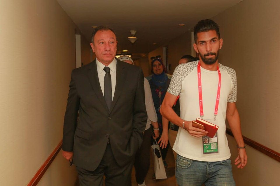 أخبار الأهلي : الكاف يجري حوار مطول مع الأسطورة الأهلاوية “الخطيب”