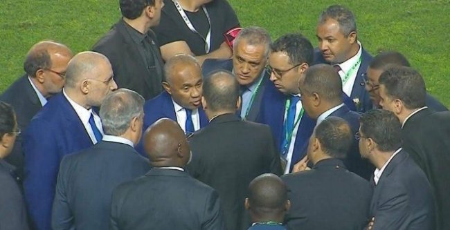 الكاف يعلن قرار جديد حول أزمة لقاء الوداد المغربي والترجي التونسي