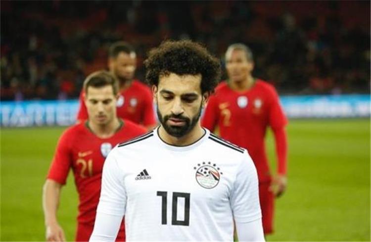 صلاح يتسبب في دخول مشجعة مصرية من ذوي الاحتياجات الخاصة في نوبة من البكاء