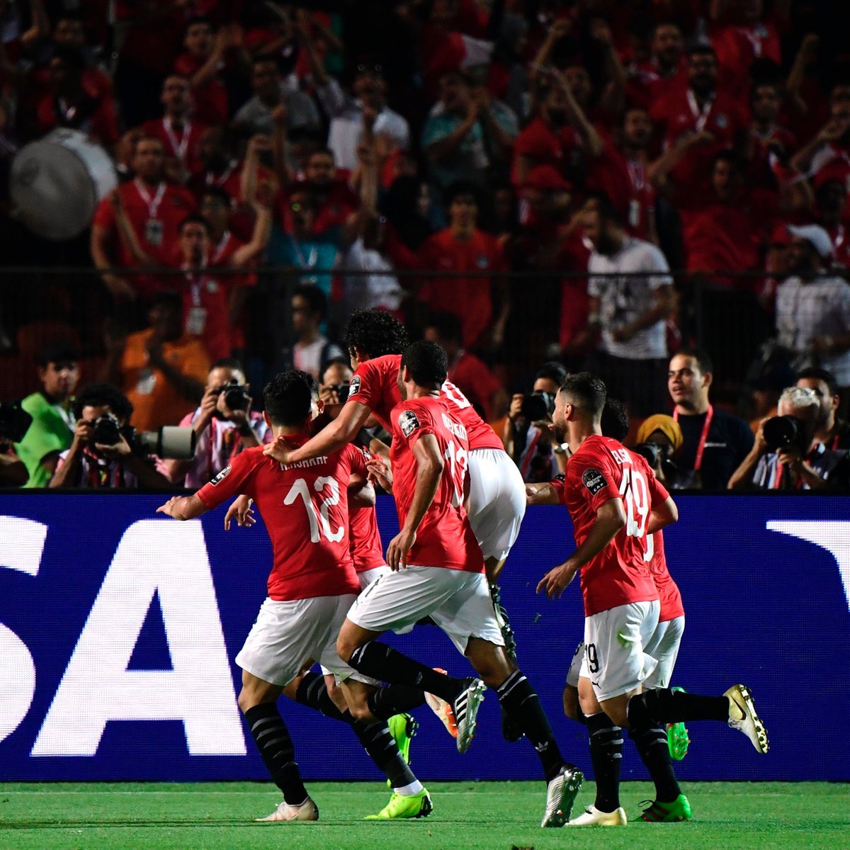 أمم أفريقيا .. بالصور ..صلاح يبرئ جنش من واقعة تمرد المنتخب بسبب الشناوي