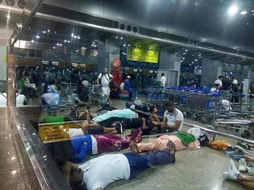 أمم أفريقيا : جماهير الجزائر تتسبب في أزمة كبيرة في مطار القاهرة