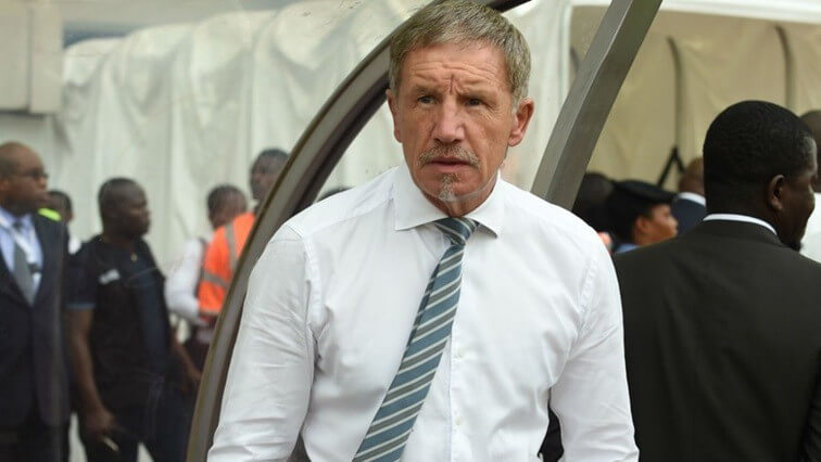 أمم أفريقيا ..رغم خروج مصر جماهير جنوب إفريقيا تطالب مدربها بإخلاء منصبة فورا
