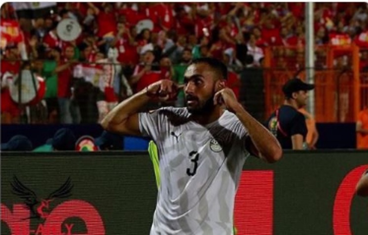 أمم أفريقيا ..المحمدي يعتذر .. والجماهير المصرية ترد : مش سامعينك