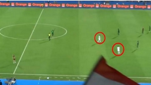 أمم أفريقيا ..حكمة مساعد المدرب الجزائري أنقذت المنتخب من هدف مباغت (فيديو)
