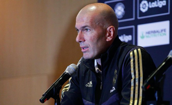 زيدان سعيد رغم هزيمة ريال مدريد:أثق في قدرات اللاعبين ويكشف سر غياب بيل