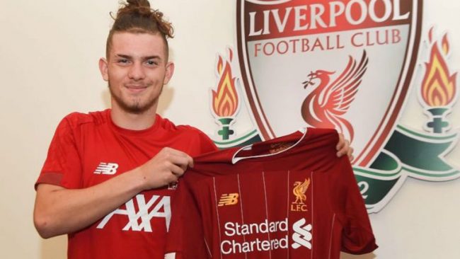 ليفربول يعلن رسميًا تعاقده مع أصغر لاعب شارك في تاريخ الدوري الإنجليزي