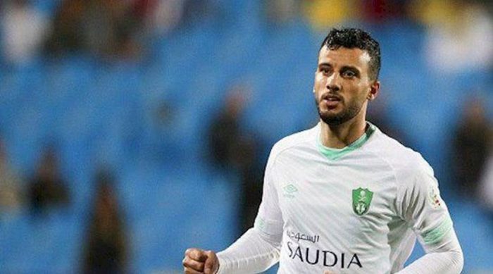 السومة يرمي قميص النادي الاهلي علي الأرض وإدارة النادي تتجه لمعاقبتة (فيديو)