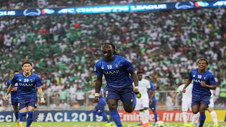 الهلال يكتسح الأهلي ويضع قدما بربع نهائي أبطال آسيا..والسومة يسجل رقما مميزا (فيديو)