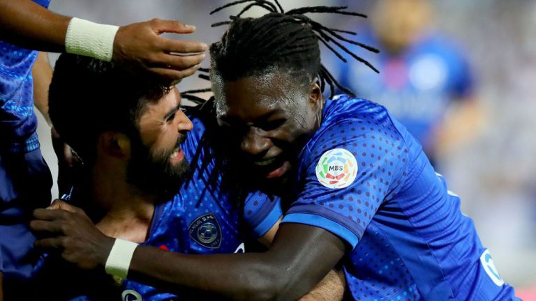 الهلال يمطر شباك الرائد بخماسية ويتصدر جدول ترتيب الدوري السعودي (فيديو)