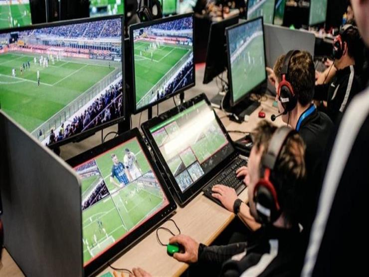 فيفا .. قرار مفاجئ بخصوص مستقبل التحكيم بعد نجاح تقنية الـVAR