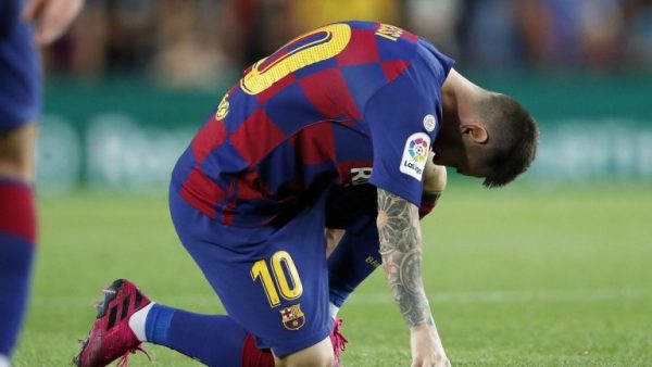 برشلونة يعلن تشخيص إصابة لاعبه الأسطورة ببيان غامض