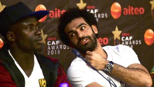 ديلي إكسبريس تكشف حوار محمد صلاح مع ساديو ماني بعد أزمة مباراة بيرنلي