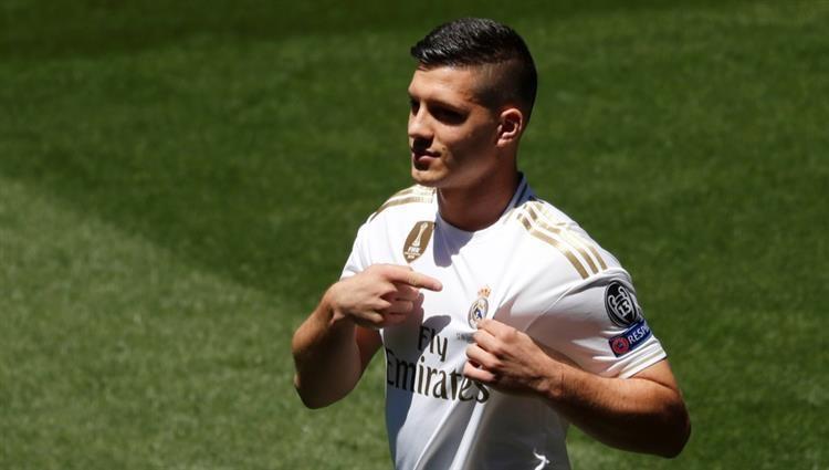 ريال مدريد يتلقي صدمة جديدة بعد إصابة مهاجمة..والكشف عن الفتي المدلل لزيدان