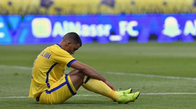 عبدالرزاق حمدالله يبصق علي على لاعب الحزم ومطالب بإيقافة