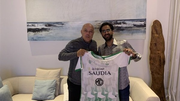 جروس يعود إلى تدريب الأهلي السعودي للمرة الثالثة .. رسميًا