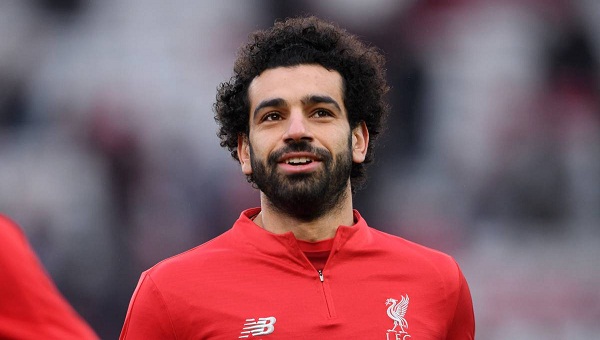 صلاح يتفوق علي في الراتب..عامل مصري في ليفربول:لنا نفس الشبه وولدنا في مصر
