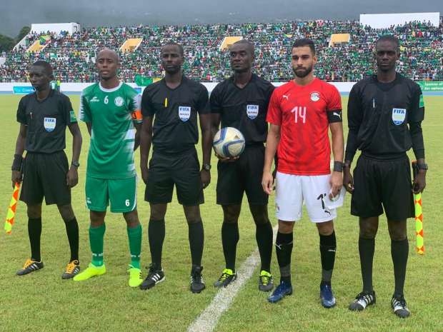 أخبار منتخب مصر : الشوط الأول.. إنذاران وعارضة حصيلة “45 دقيقة سلبية” بين مصر وجزر القمر