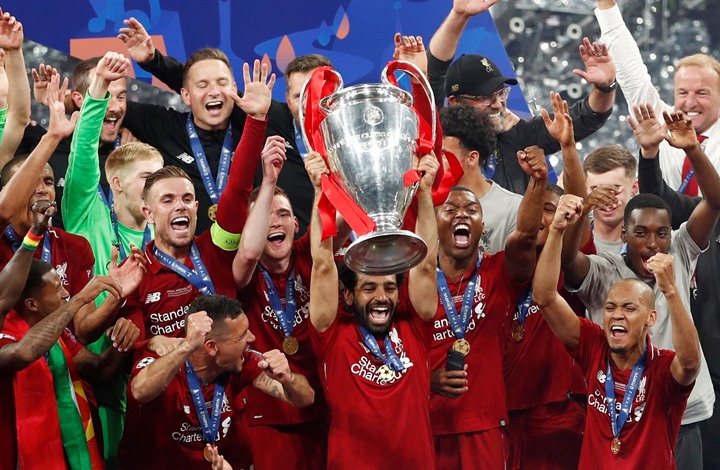 لاعب ليفربول : نريد أن نكون أول فريق للريدز يزين قميصة بشعار بطل مونديال الأندية