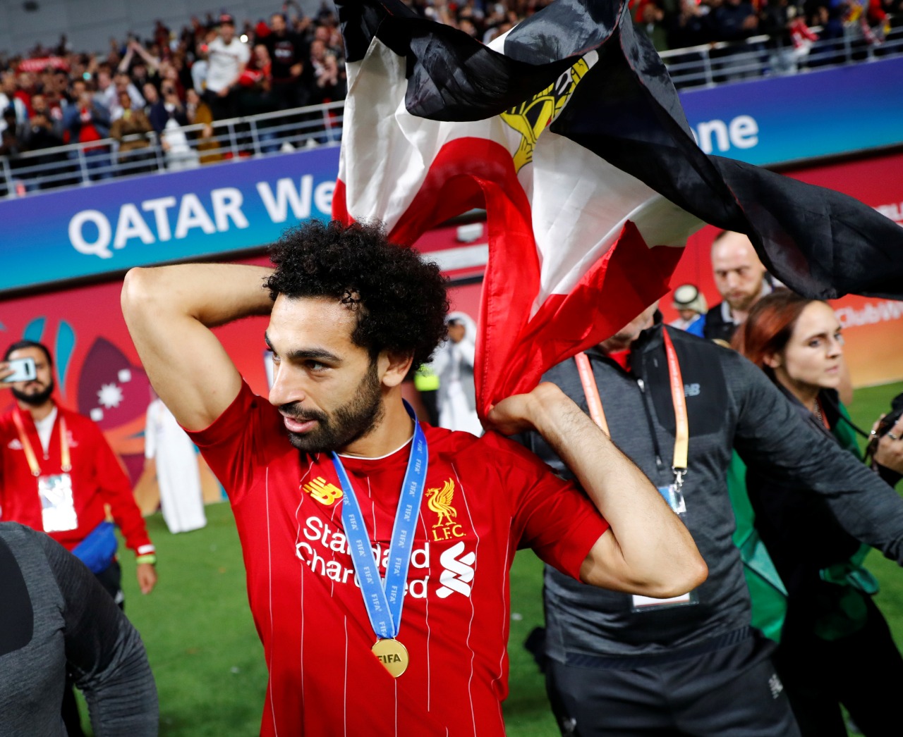 صلاح يرفع علم مصر فى قلب قطر :سنعود إلى هنا مع الفراعنة في كأس العالم 2022(فيديو)