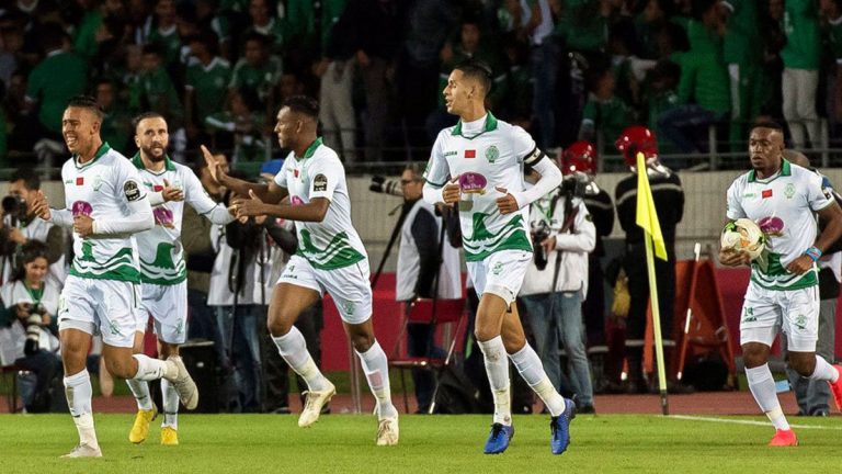 الرجاء البيضاوي ينسحب من مباراة الدفاع الجديدي في الدوري المغربي