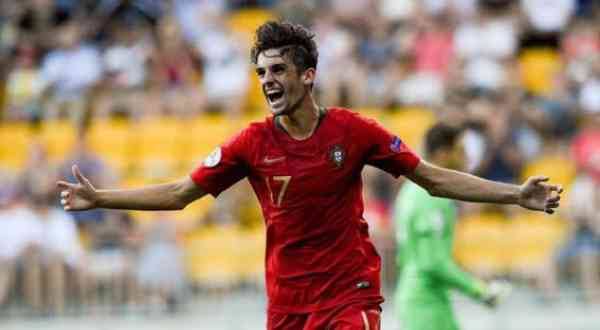 برشلونة يقترب من الإستيلاء علي ”كريستانو رونالدو الجديد“.. بديل سواريز