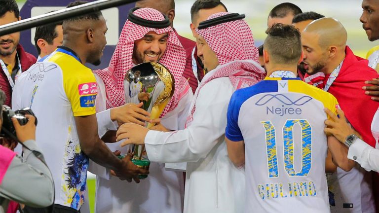 رئيس النصر السعودى السابق يمنح اللاعبين مليون ريال بعد فوز النادي بالسوبر