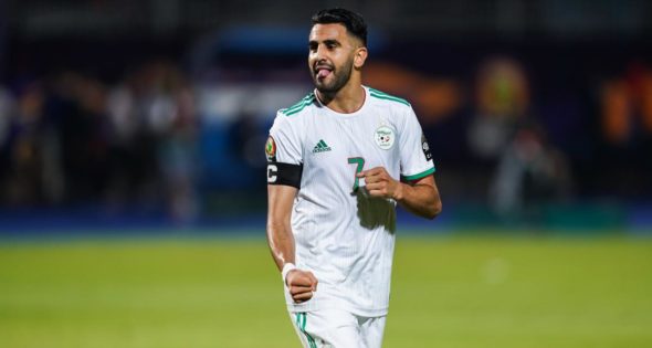 رياض محرز يتوج بجائزة أفضل لاعب مغاربي لعام 2019