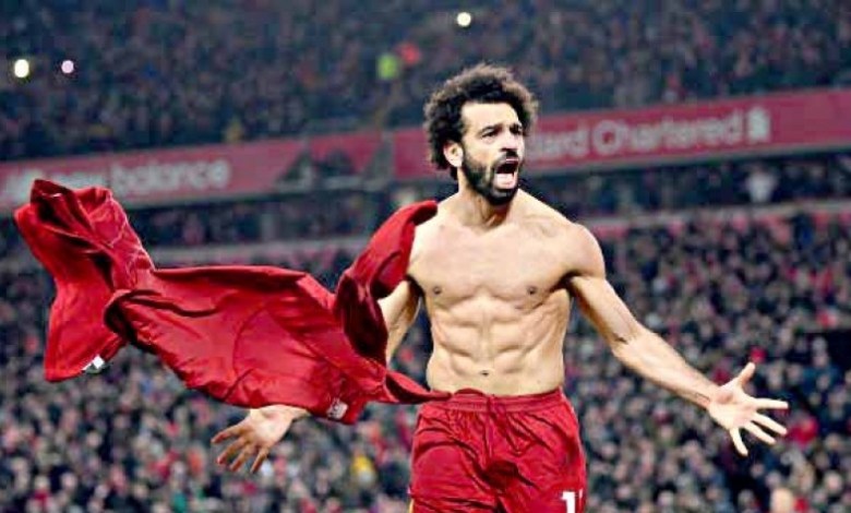 صلاح ومراحل تطور الsix pack بعد مشهد احتفالة في مباراة مان يونايتد بالـ(صور)