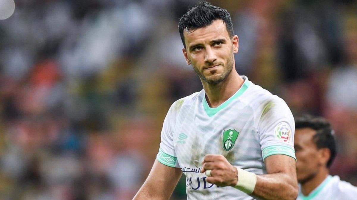 عمر السومة علي ردار الأهلي ويهدد الشمراني بعد التقدم فى هدافين الدوري السعودي